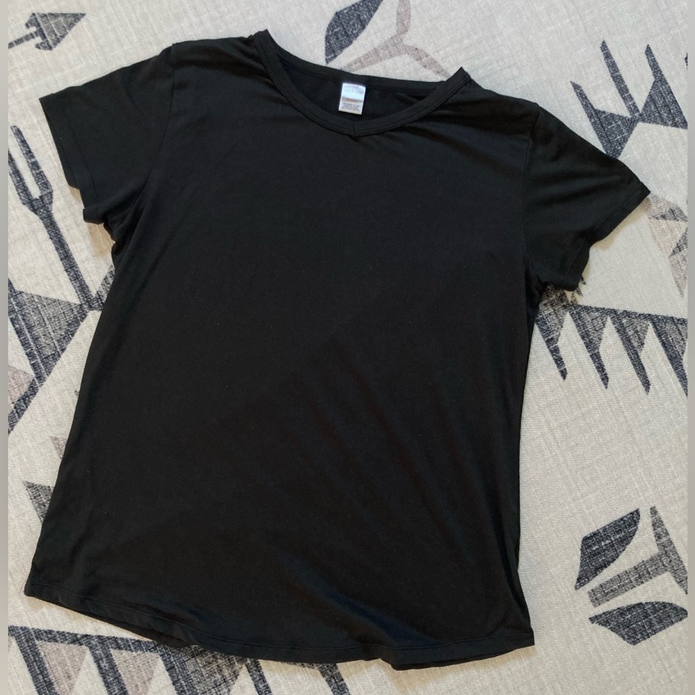 🔺3/$15 Mia & Tess Black Tee, M